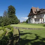 Bed and Breakfast Le Manoir Du Golf 4*