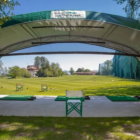 Le Manoir Du Golf Bed & Breakfast *