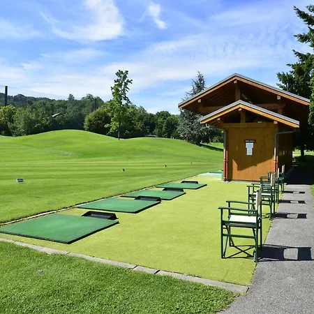 Le Manoir Du Golf Bed and Breakfast 4*