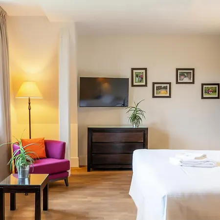 Le Manoir Du Golf Bed & Breakfast *