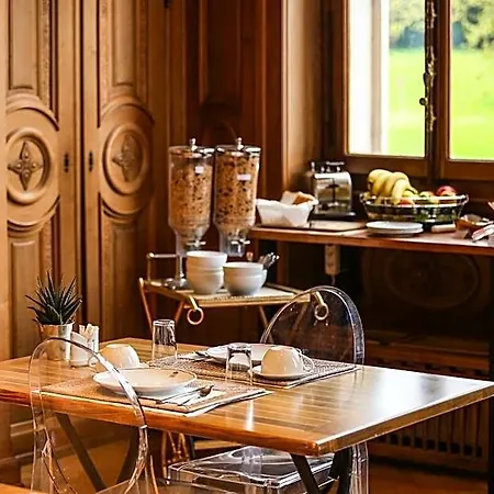 Le Manoir Du Golf B&B