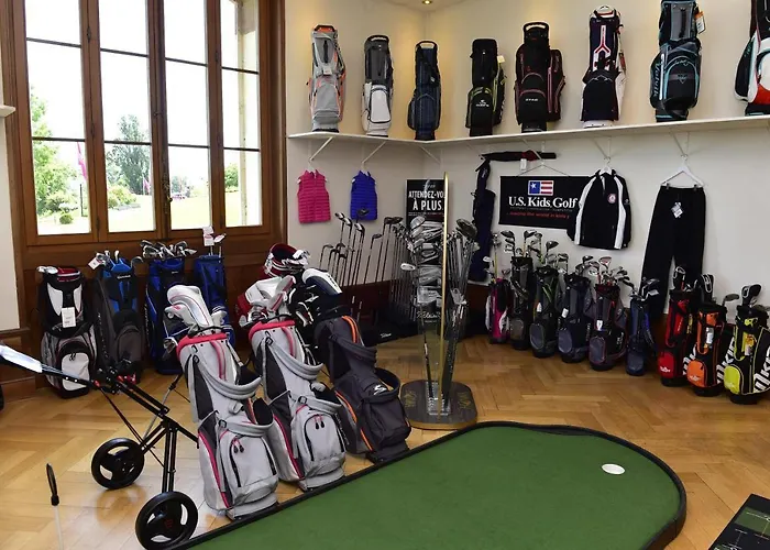 Le Manoir Du Golf 4*