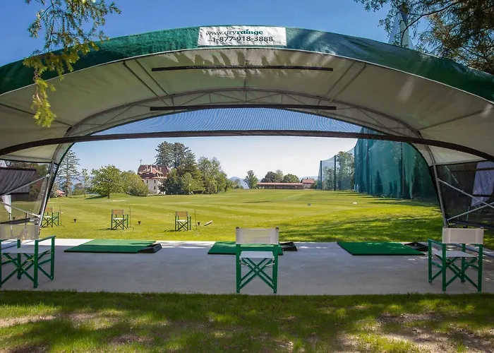 Le Manoir Du Golf Bed & Breakfast 4*