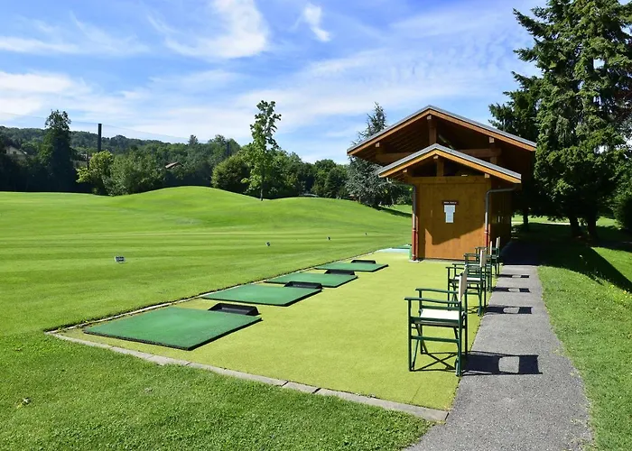 Le Manoir Du Golf Bed & Breakfast 4*
