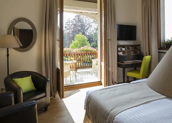Le Manoir Du Golf Bed & Breakfast 4*